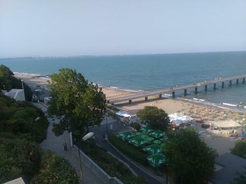 Apartamentos Flora Beach 1