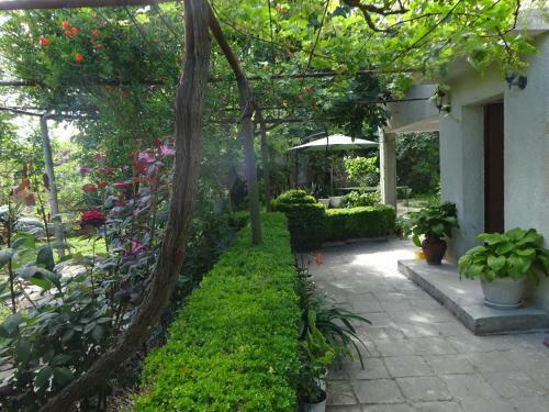 Hostal Guest House Hris