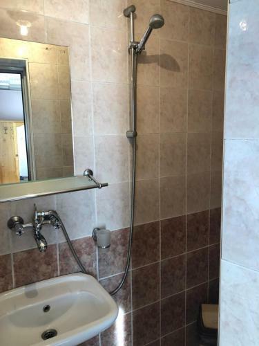 Hostal Andreevi Guest House