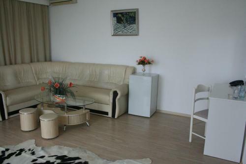 Hotel Noy