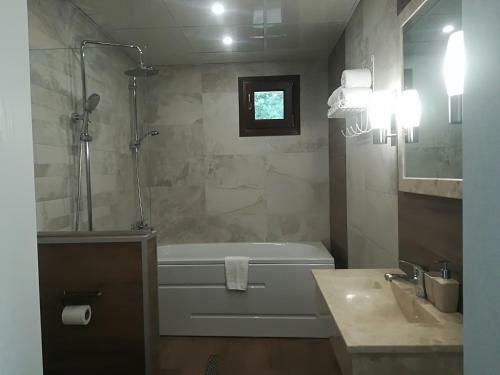Hostal Manoleva House