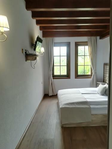 Hostal Manoleva House