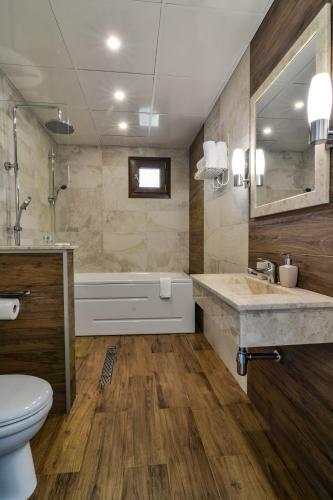 Hostal Manoleva House