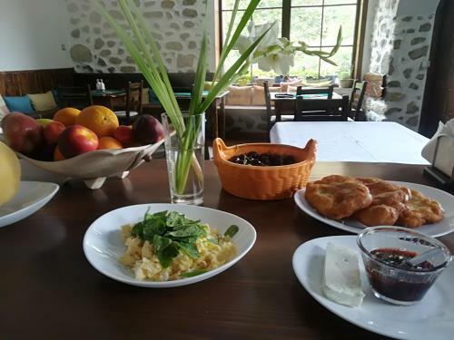 Hostal Manoleva House