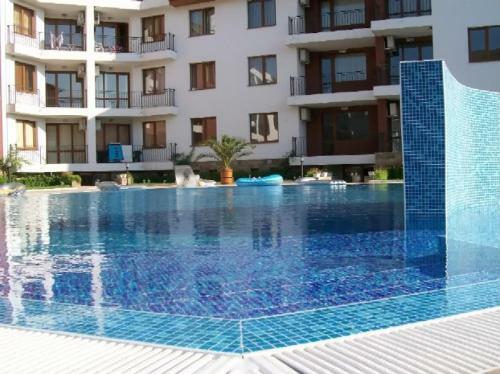 Apartment In Apolon 2