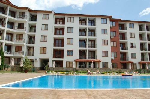 Apartment In Apolon 2