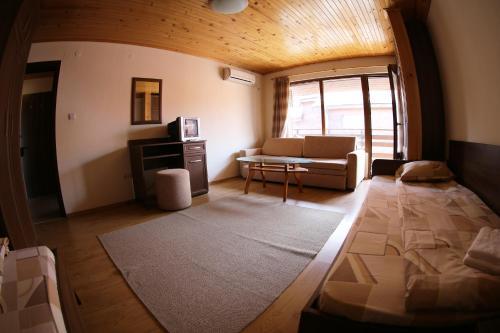 Hostal Aurora Guest House