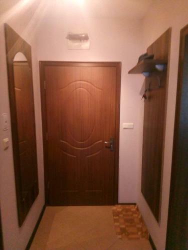 Private Apartment In Sunny House Family
