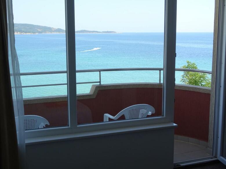 Hostal Dobrevi Guest House