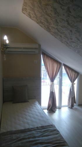 Hostal Guest House Adriya