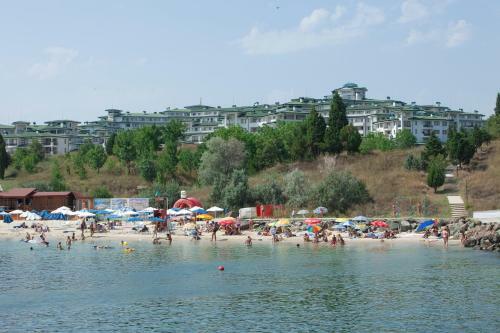 Hotel Emerald Beach Resort & Spa