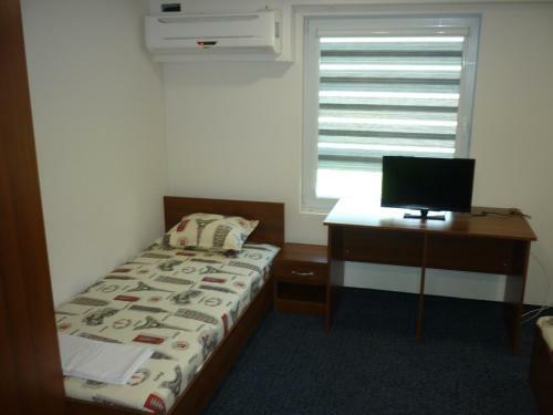 Hostal Yalta Guest House
