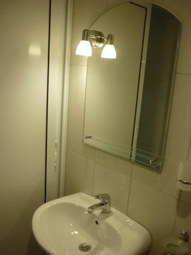 Hostal Yalta Guest House