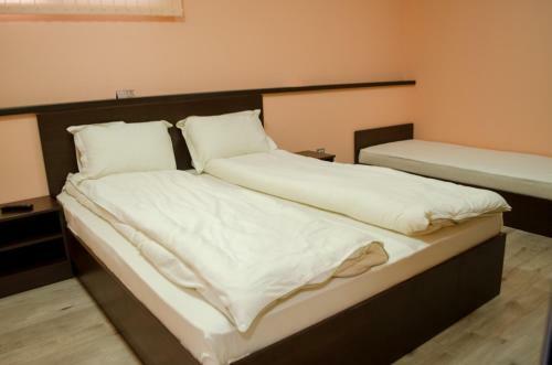 Hostal Guest House Dinevi