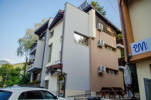 Hostal Guest House Dinevi