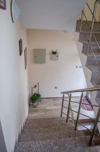 Hostal Guest House Dinevi