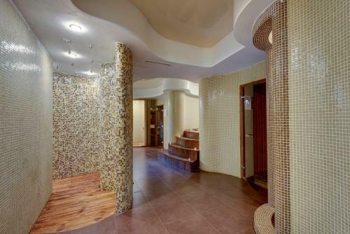 Shiroka Laka Hotel