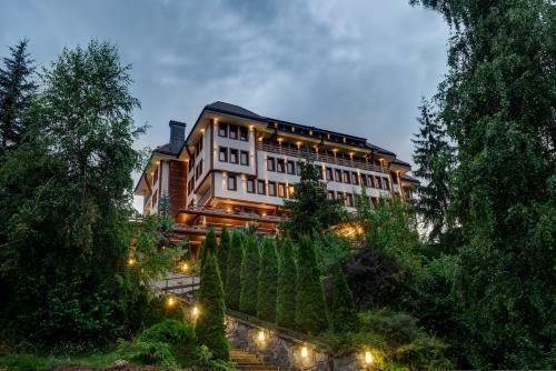 Shiroka Laka Hotel