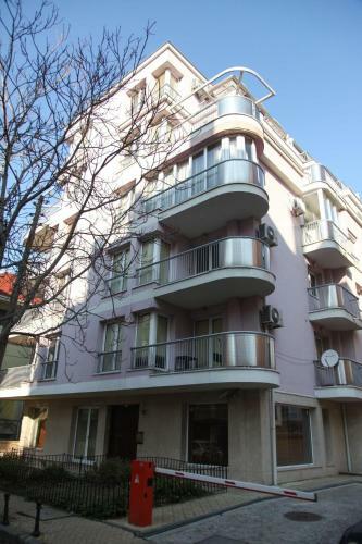 Lubata Apartments