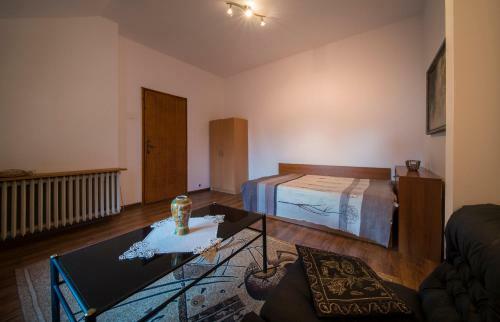 Sunny Apartment Sofia