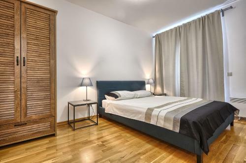 Baratero Opera Apartments
