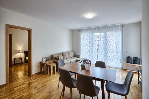 Baratero Opera Apartments