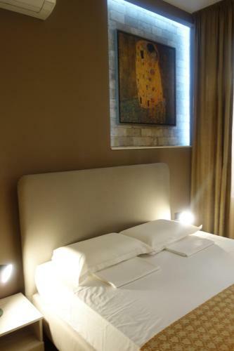 Hostal Sofia Place House