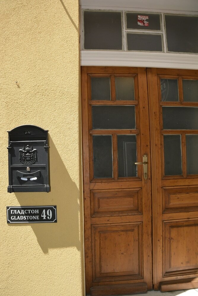 William Gladstone Apartment