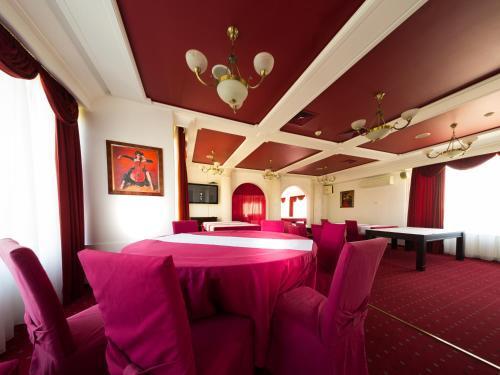 Ambassador Apartments 210 Sq.m.