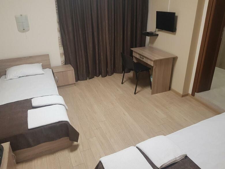 Twain Apart&rooms