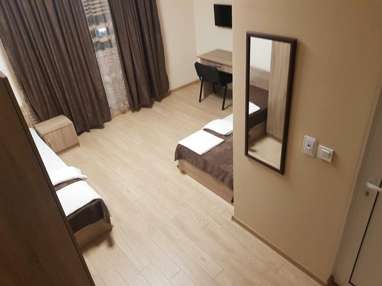 Twain Apart&rooms
