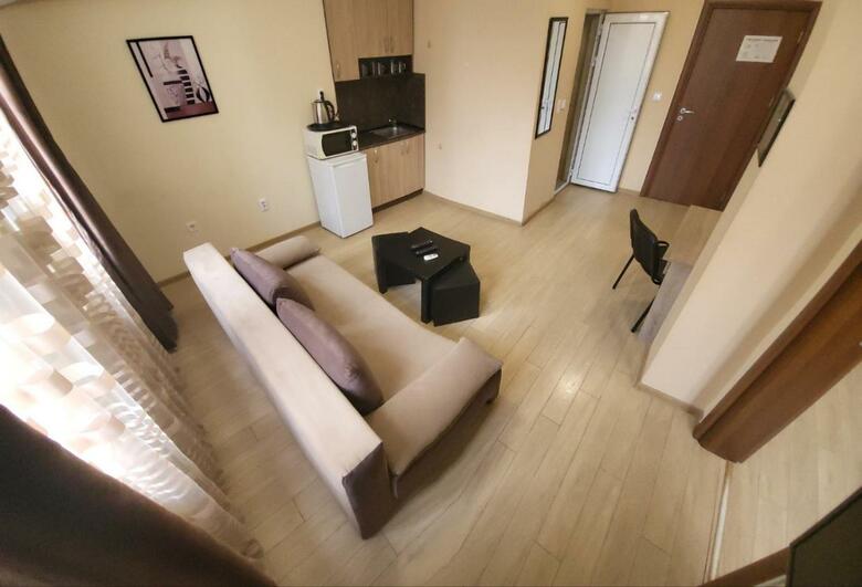 Twain Apart&rooms