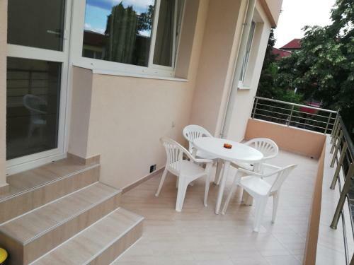 Hostal Rooms And Apartments Vili