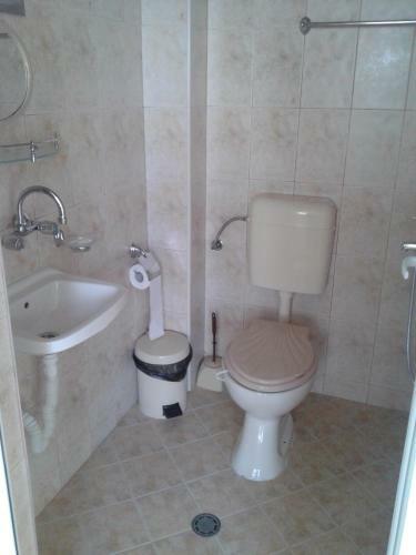 Hostal Rooms And Apartments Vili