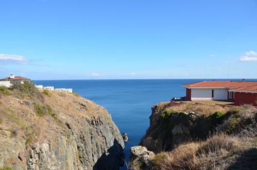 Sunrise Two-bedroom Apartment