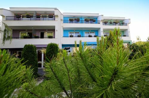 Hotel Rainbow Houses