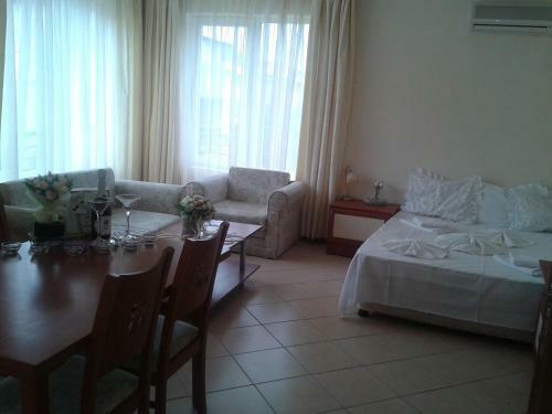 Megas Apartments