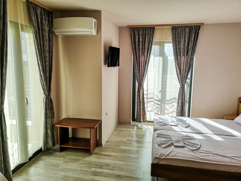 Empera Hotel