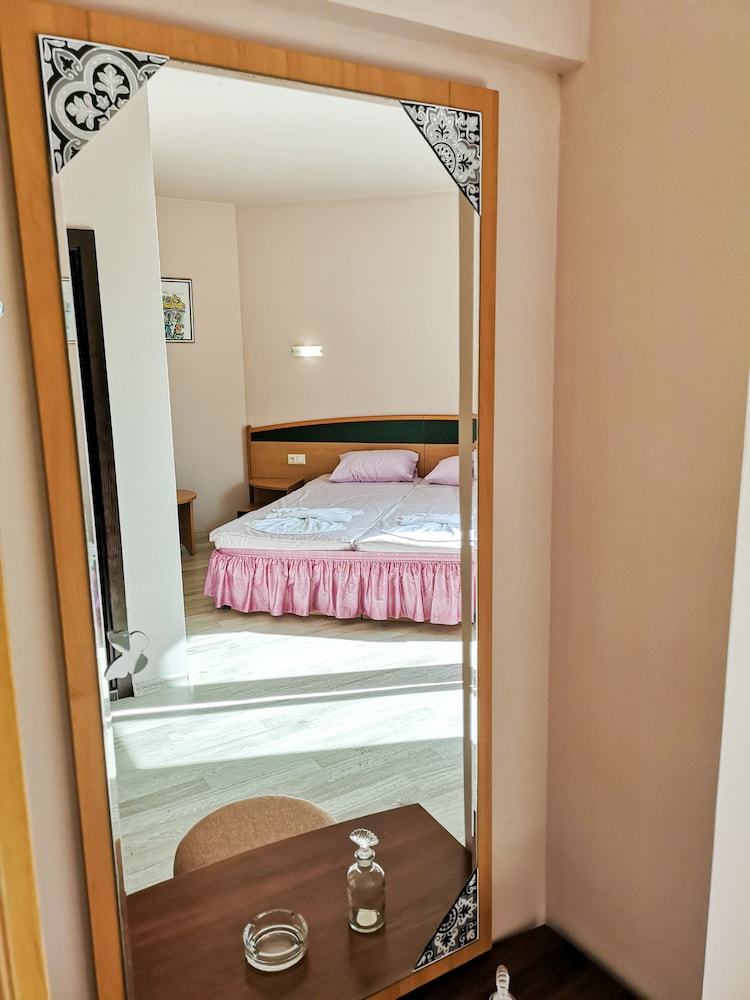 Empera Hotel