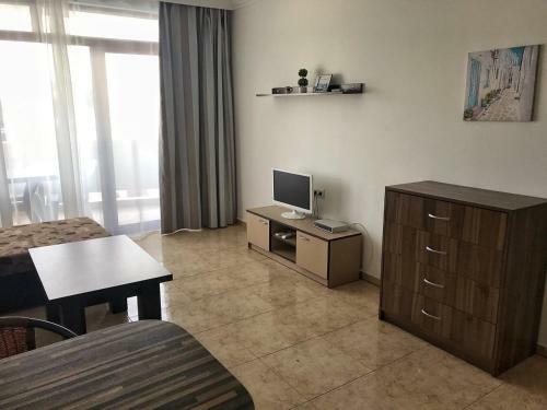 Lazur 5 Nadezhda Apartment