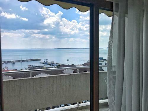 Lazur 5 Nadezhda Apartment