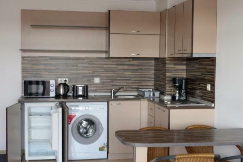 Lazur 5 Nadezhda Apartment