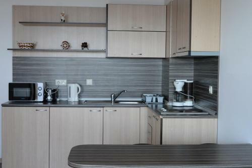 Lazur 5 Nadezhda Apartment