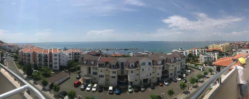 Lazur 5 Nadezhda Apartment