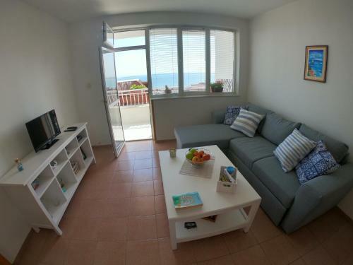 Apartment In St. Vlas With Terrace