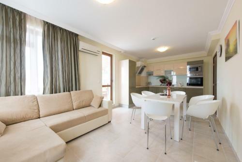Gt Caprice Apartments