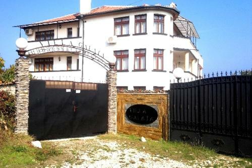 Hostal Villa Galata