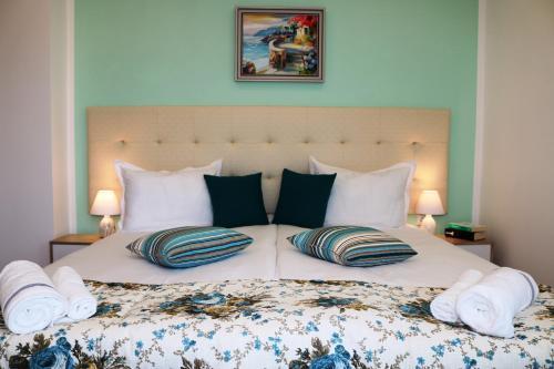 Sea Port Celebrity Apartment - Lets4holiday