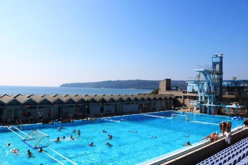 Sea Port Celebrity Apartment - Lets4holiday