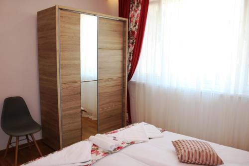 Sea Port Celebrity Apartment - Lets4holiday